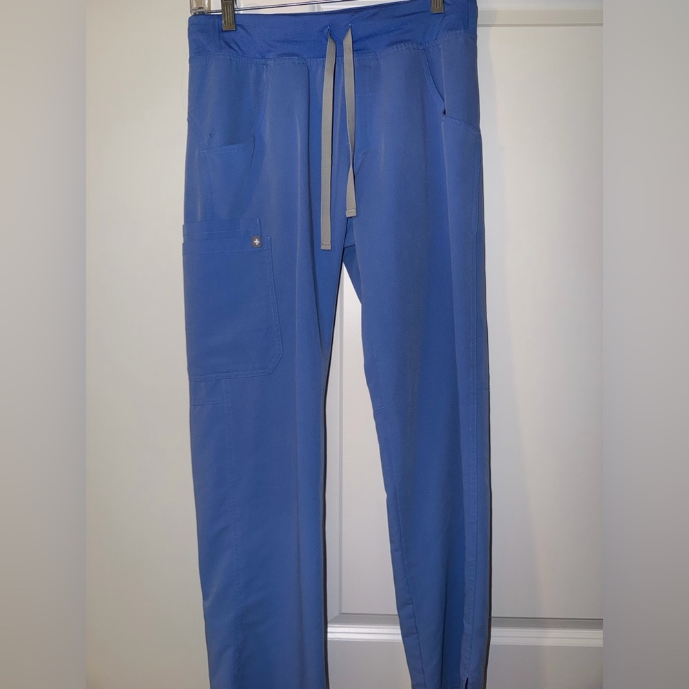 Figs Women’s Cargo Blue Scrubs Small